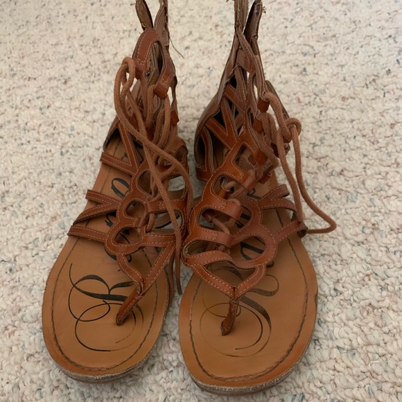 Sandals - Picture 1 of 2